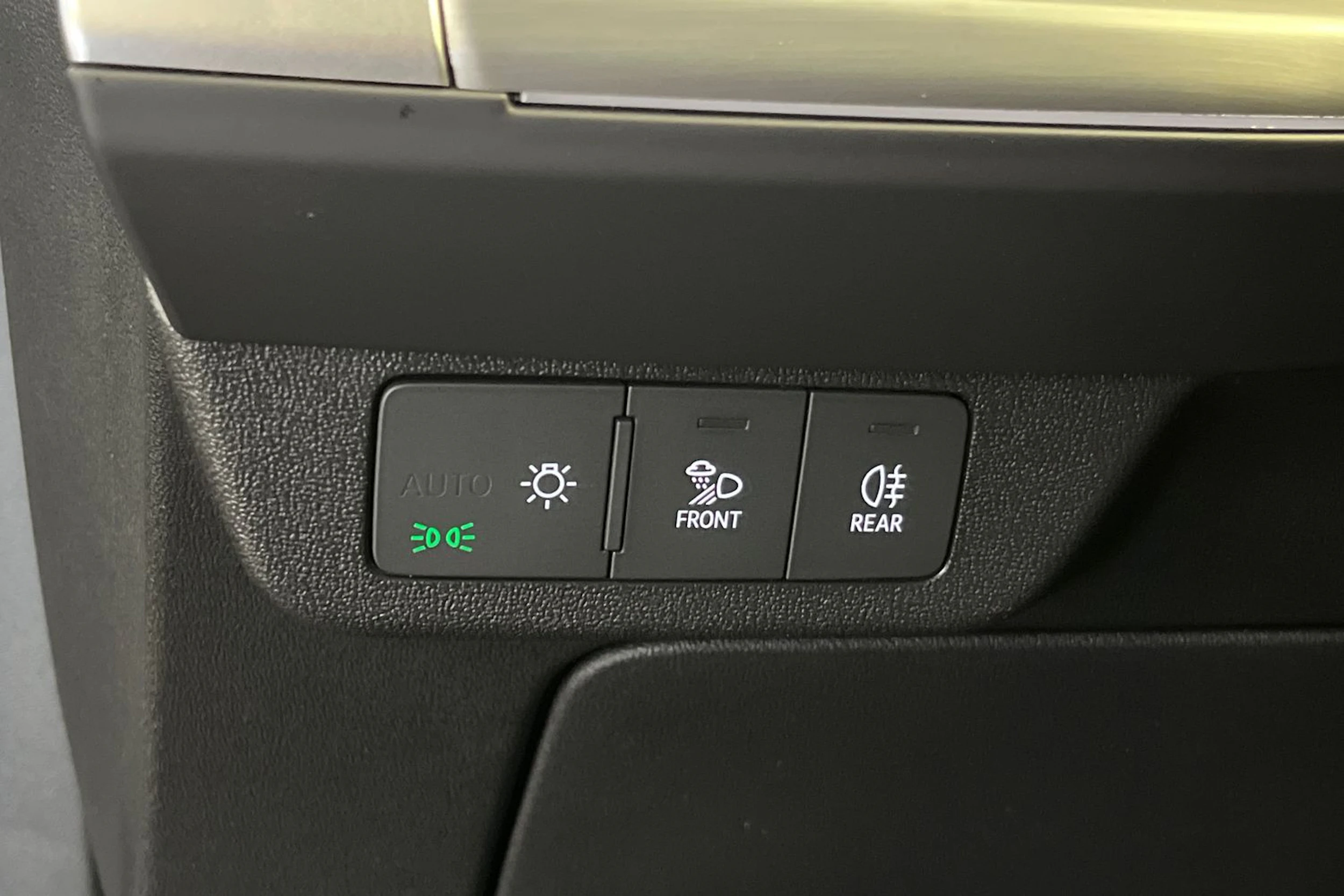 sage vihreä Audi Q4 e-tron 2026 kuva 16.