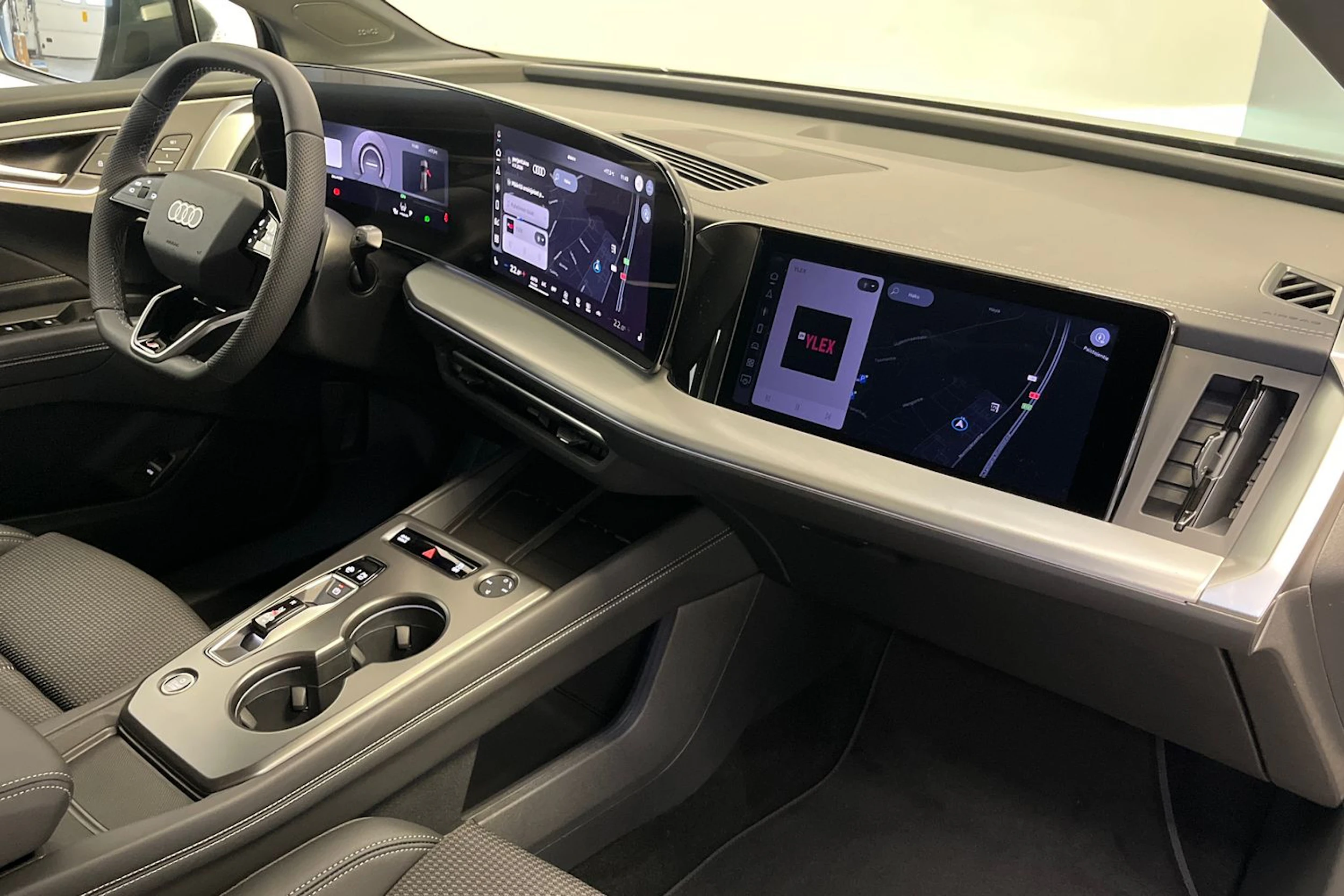 sage vihreä Audi Q4 e-tron 2026 kuva 19.