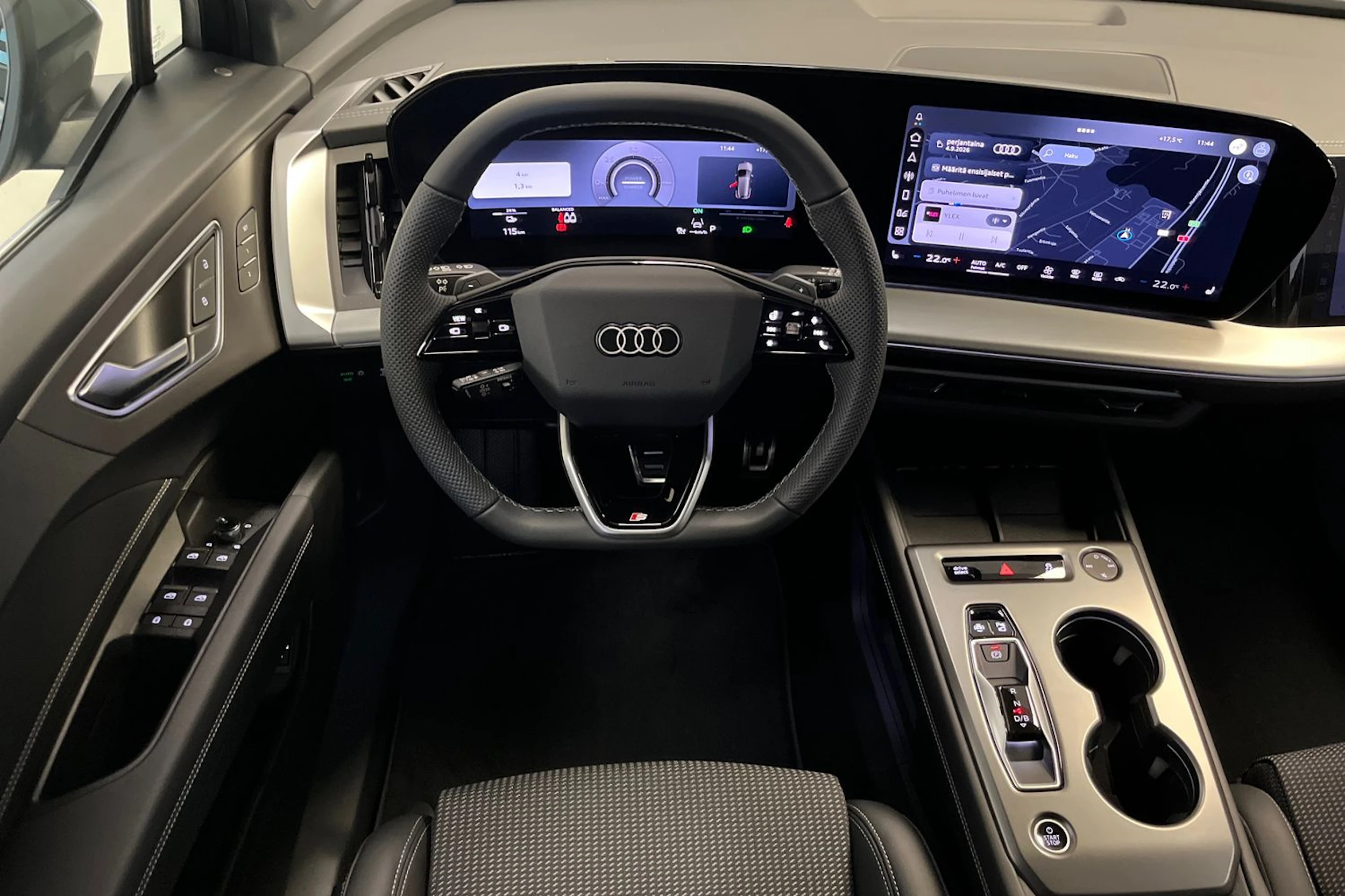 sage vihreä Audi Q4 e-tron 2026 kuva 20.