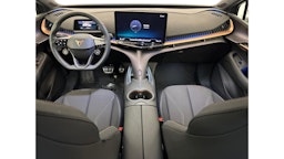 sininen CUPRA Tavascan 2025 kuva 5.