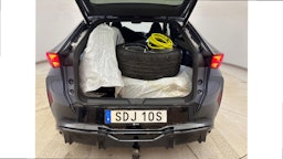 sininen CUPRA Tavascan 2025 kuva 6.