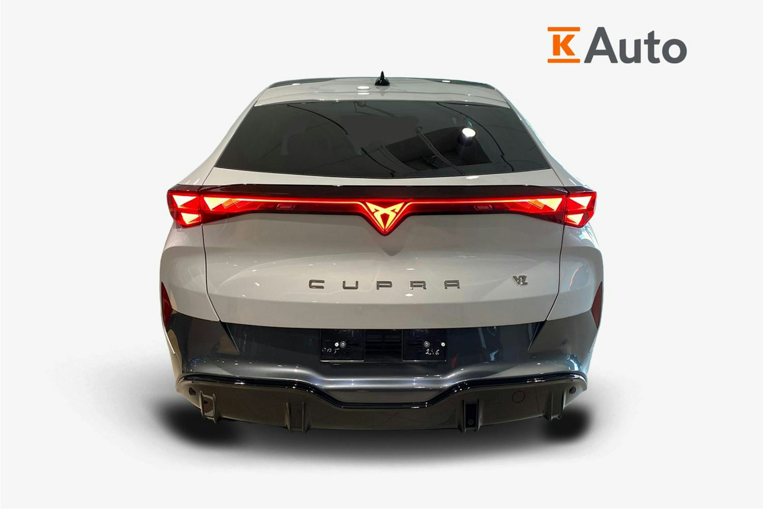 harmaa CUPRA Tavascan 2025 kuva 3.