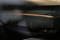 harmaa CUPRA Tavascan 2025 kuva 11.