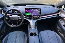 sininen CUPRA Tavascan 2025 kuva 3.
