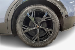 sininen CUPRA Tavascan 2025 kuva 11.