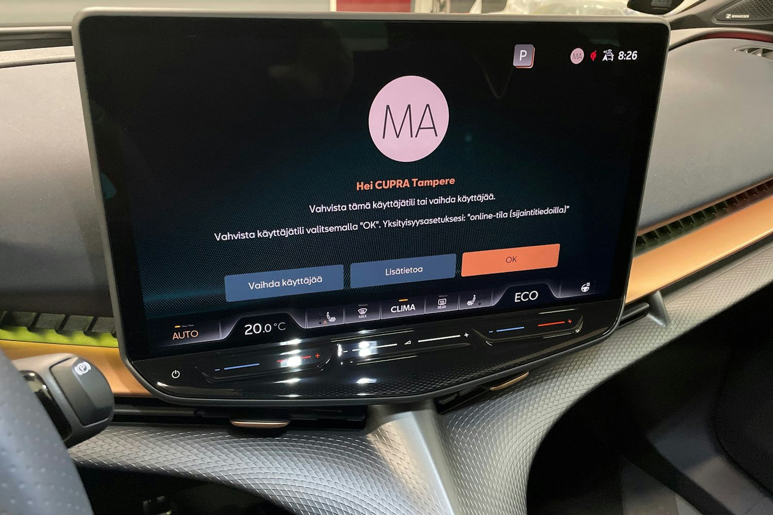 sininen CUPRA Tavascan 2025 kuva 15.