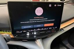 sininen CUPRA Tavascan 2025 kuva 15.