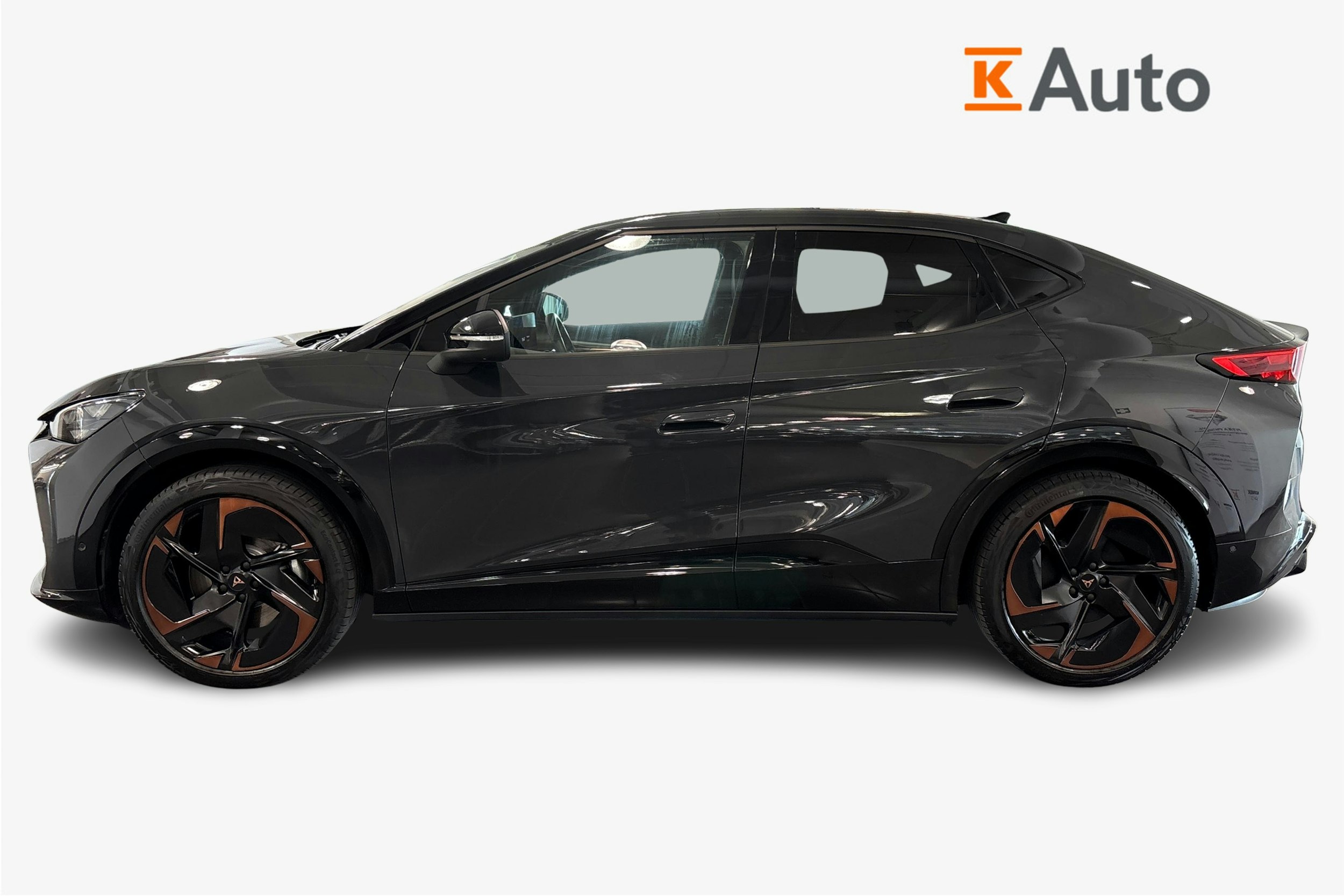 harmaa CUPRA Tavascan 2025 kuva 6.