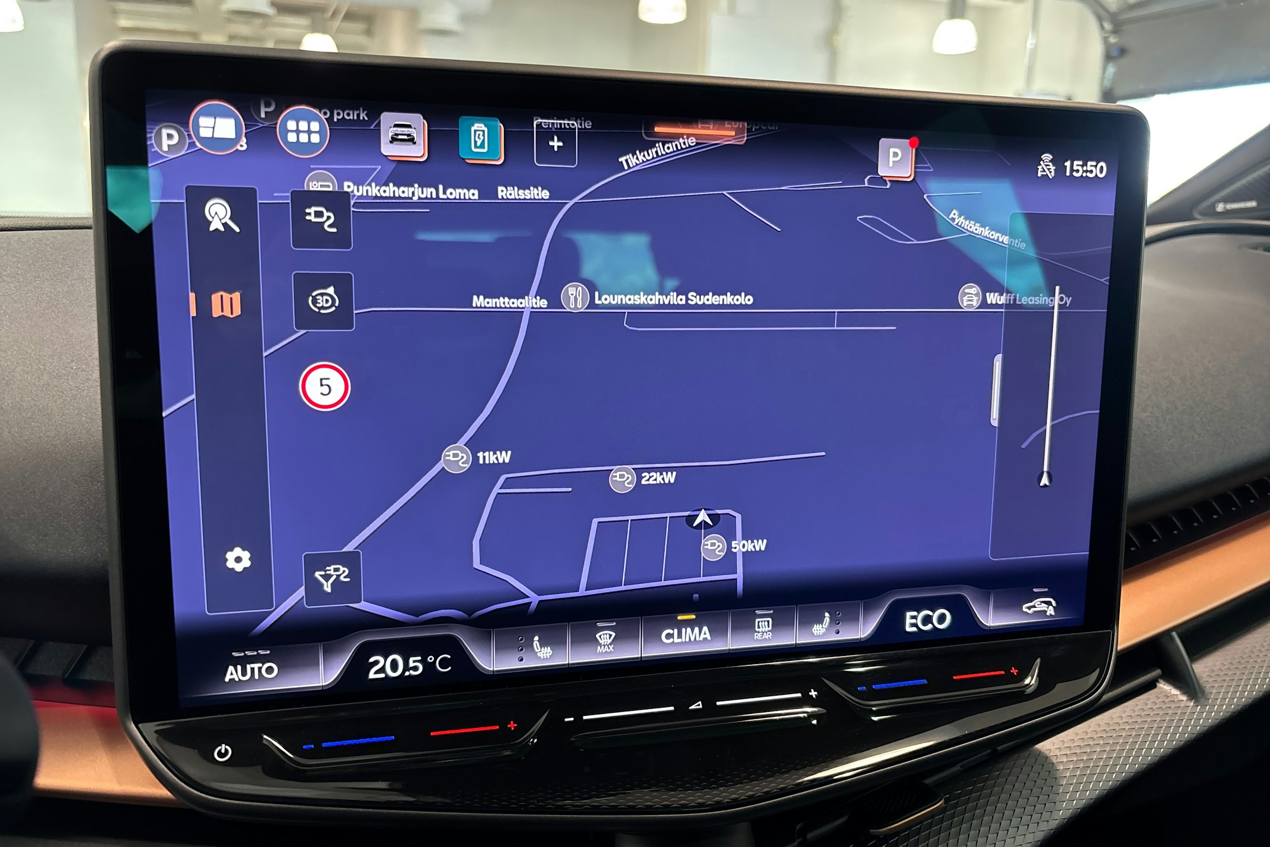 harmaa CUPRA Tavascan 2025 kuva 17.