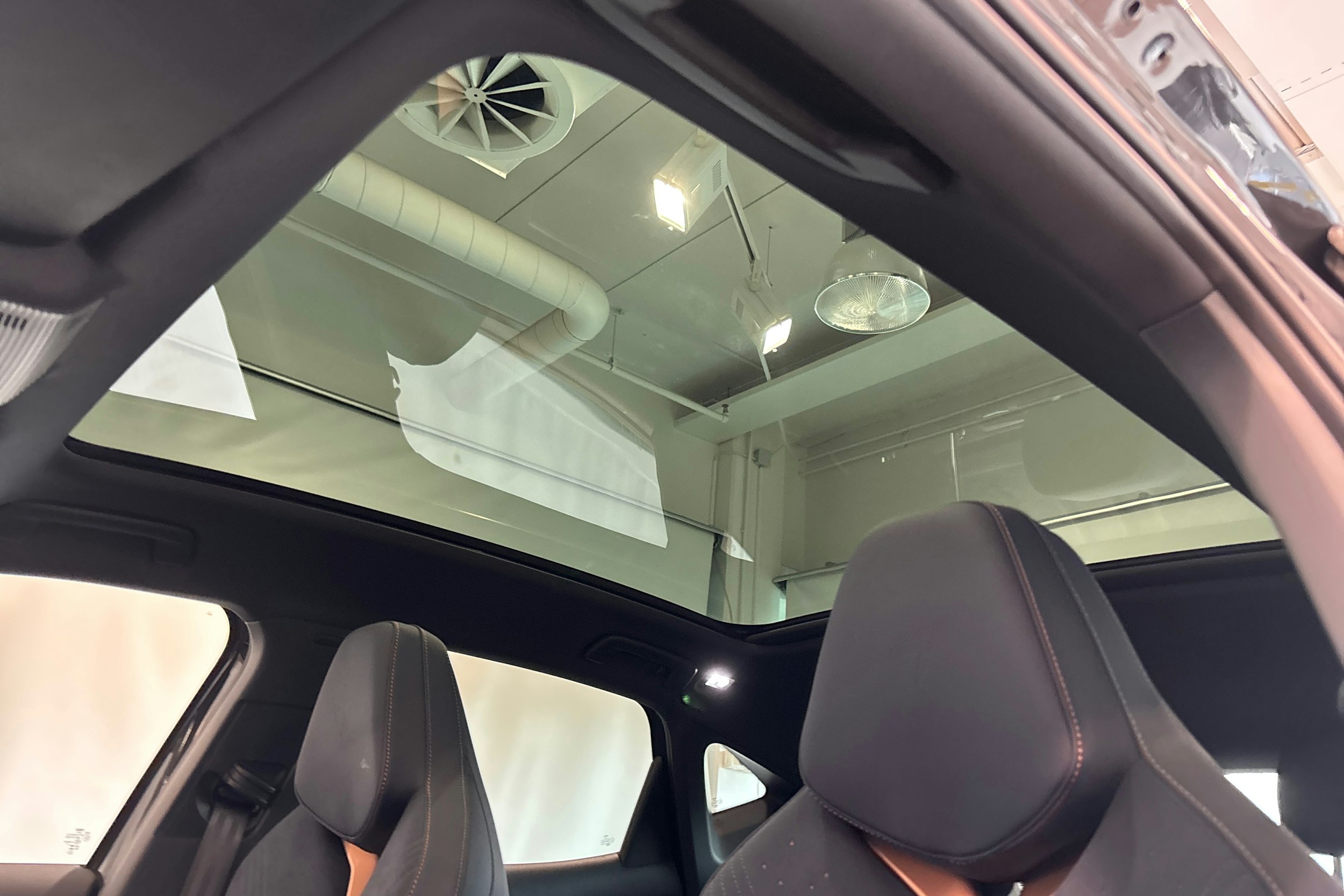 harmaa CUPRA Tavascan 2025 kuva 22.
