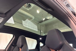 harmaa CUPRA Tavascan 2025 kuva 22.