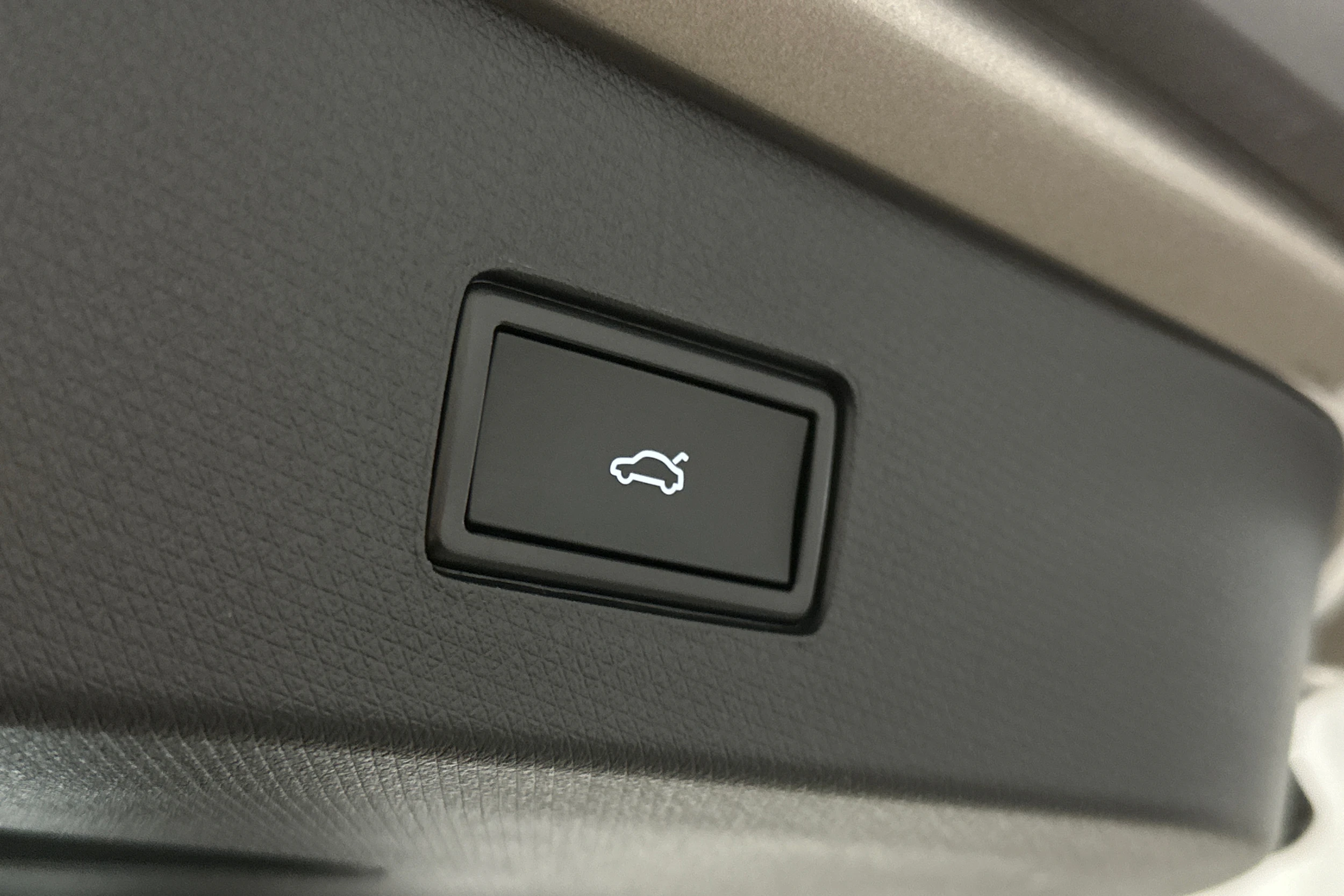 beige CUPRA Tavascan 2025 kuva 16.