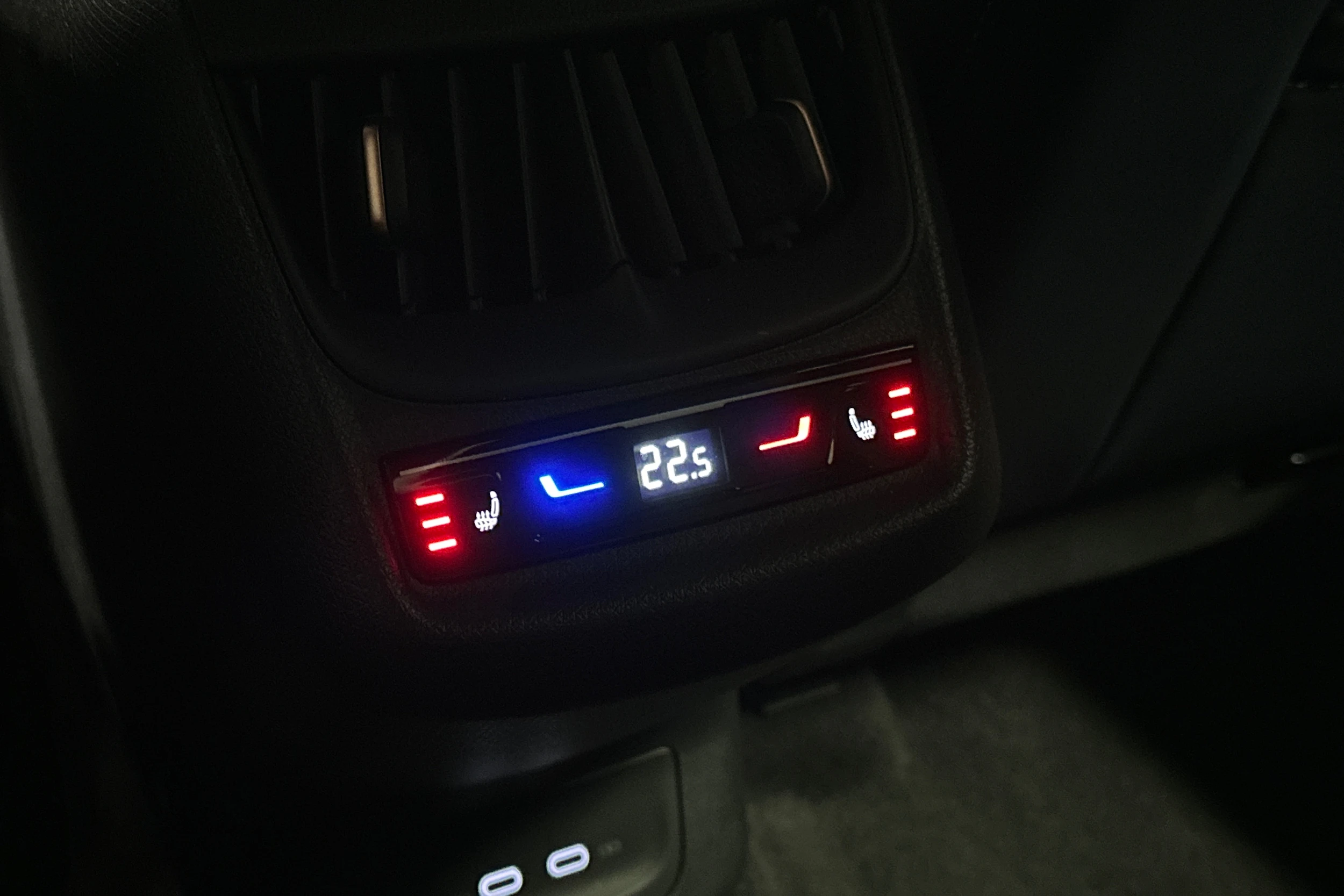 beige CUPRA Tavascan 2025 kuva 17.