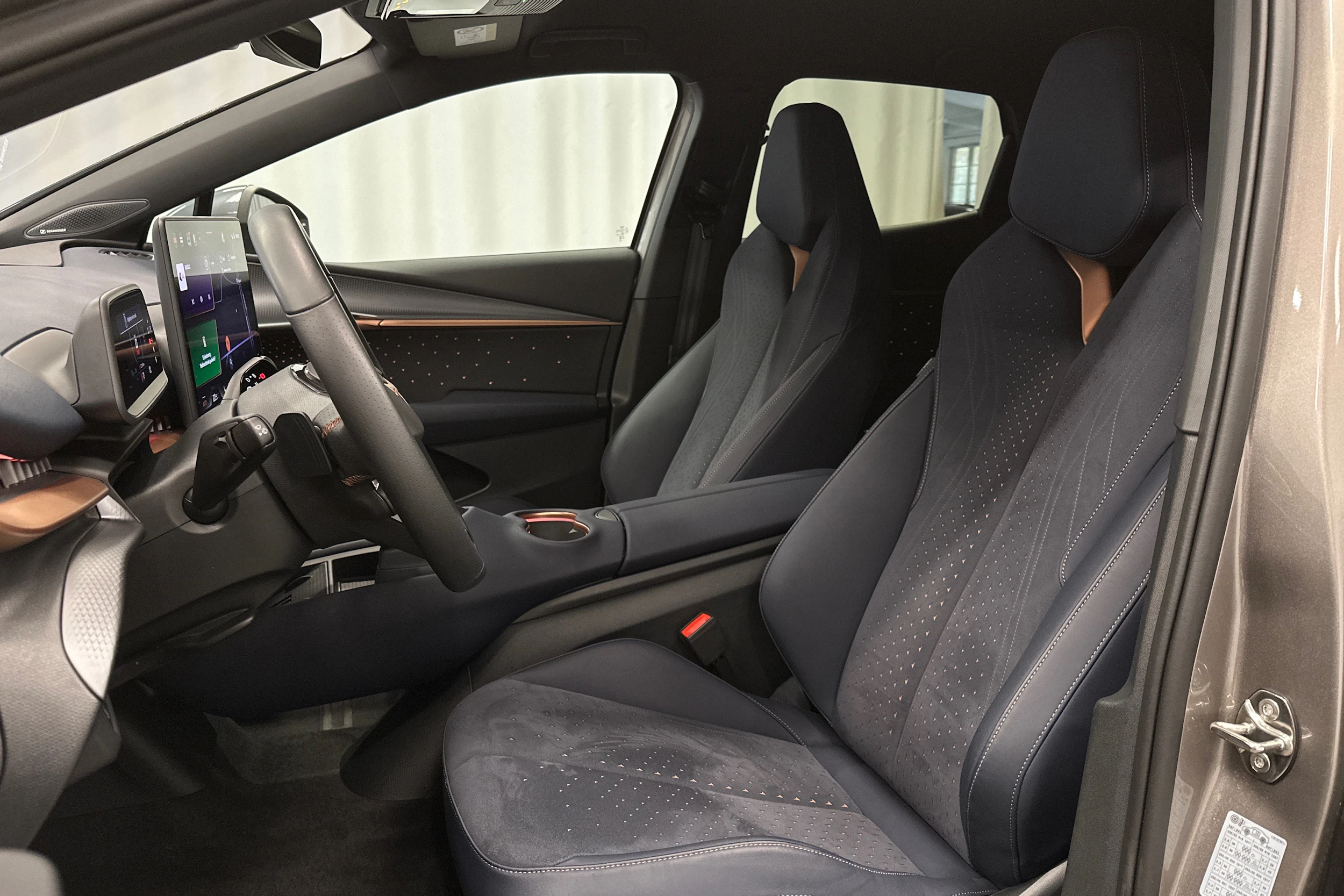 beige CUPRA Tavascan 2025 kuva 18.
