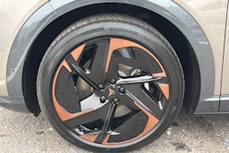 ruskea (beige) CUPRA Tavascan 2025 kuva 9.