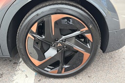 ruskea (beige) CUPRA Tavascan 2025 kuva 10.