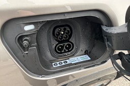 ruskea (beige) CUPRA Tavascan 2025 kuva 12.