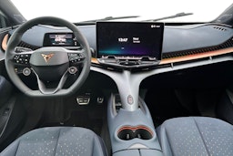 harmaa CUPRA Tavascan 2025 kuva 7.