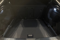 harmaa CUPRA Tavascan 2025 kuva 11.