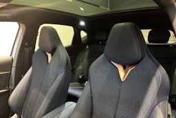 harmaa CUPRA Tavascan 2025 kuva 12.