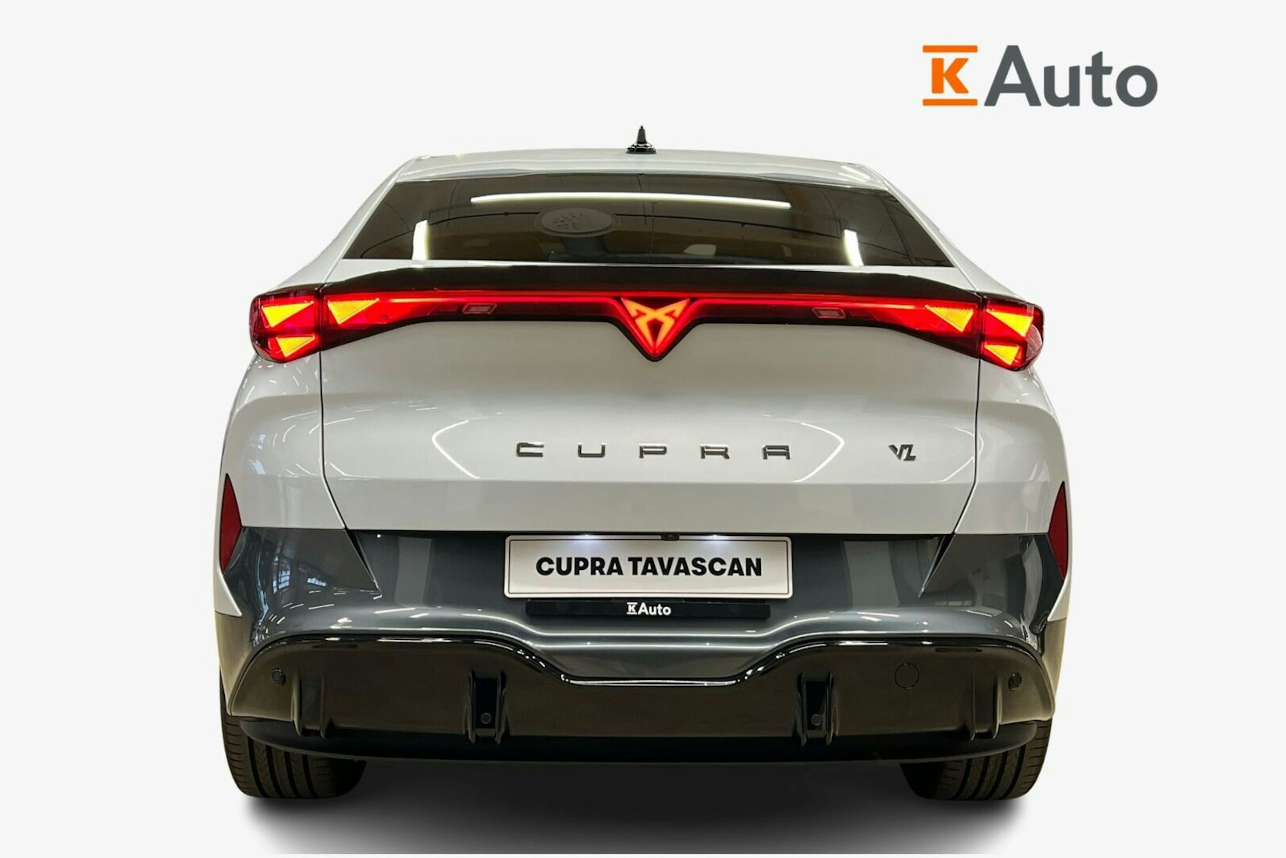 harmaa CUPRA Tavascan 2025 kuva 2.
