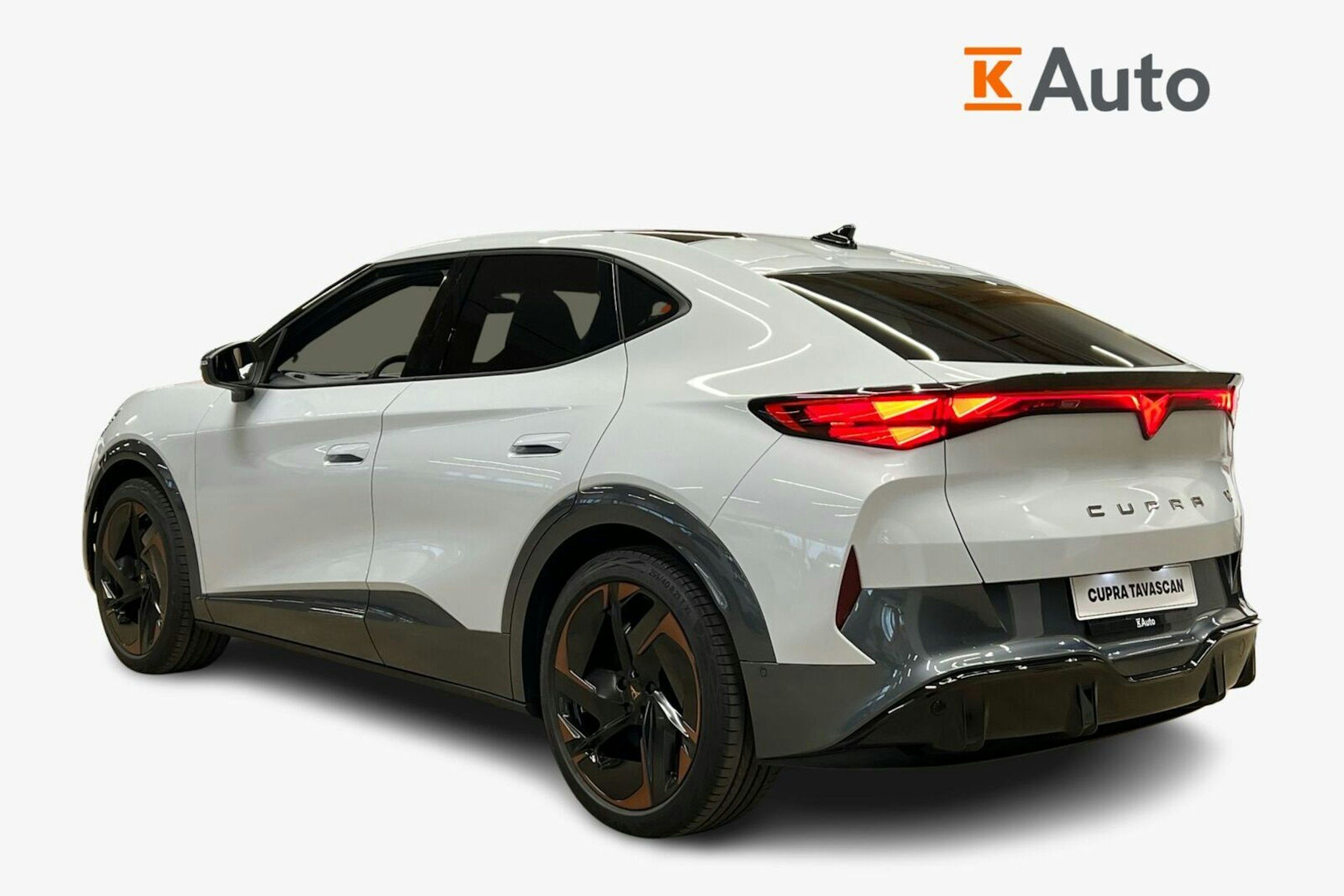 harmaa CUPRA Tavascan 2025 kuva 3.