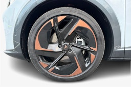 harmaa CUPRA Tavascan 2025 kuva 9.