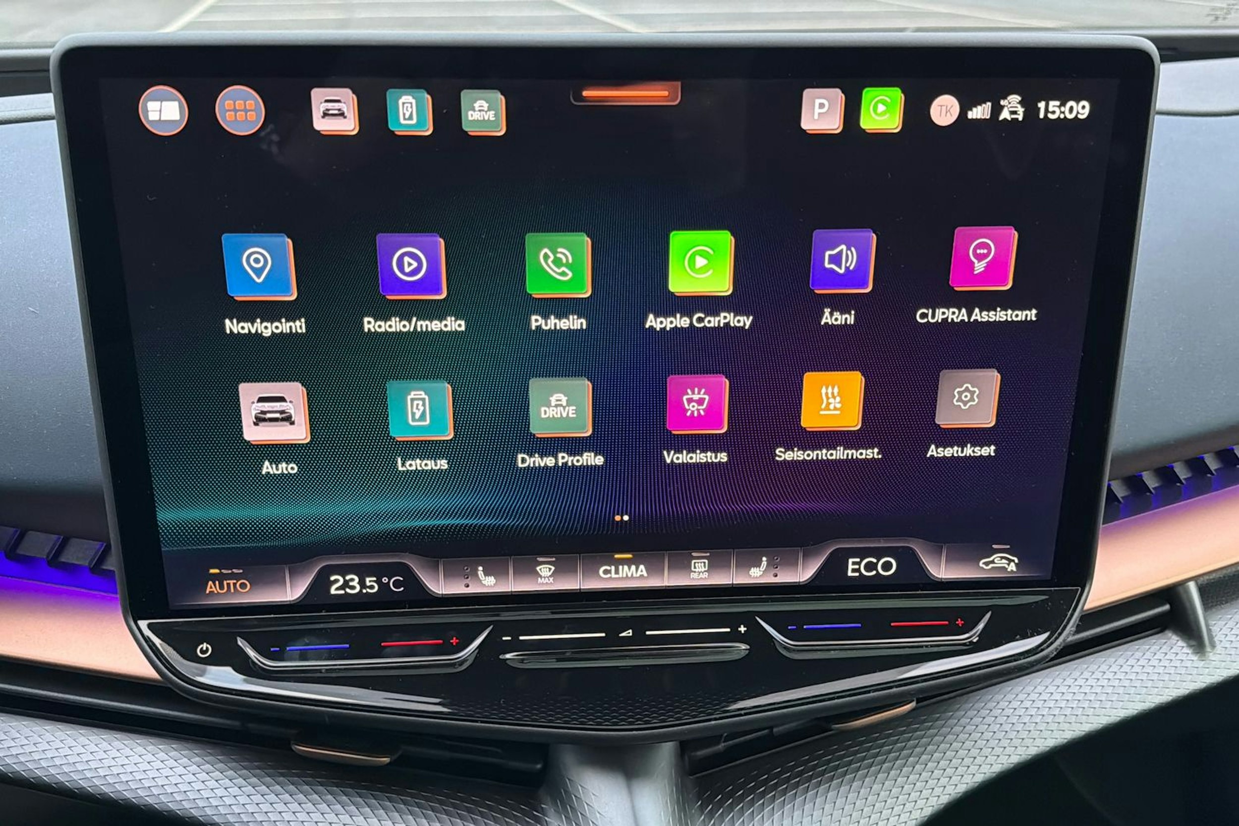 harmaa CUPRA Tavascan 2025 kuva 16.