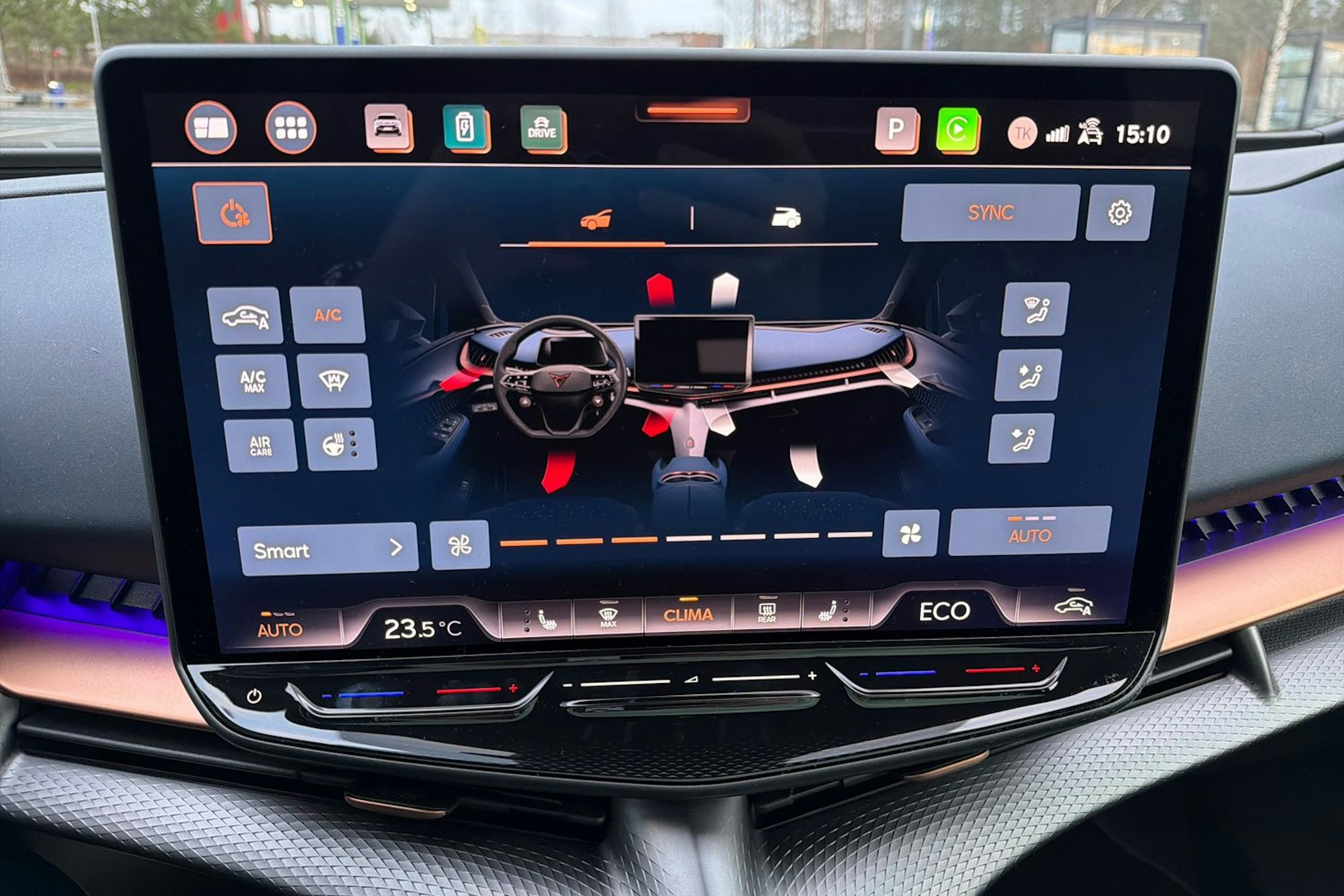 harmaa CUPRA Tavascan 2025 kuva 19.