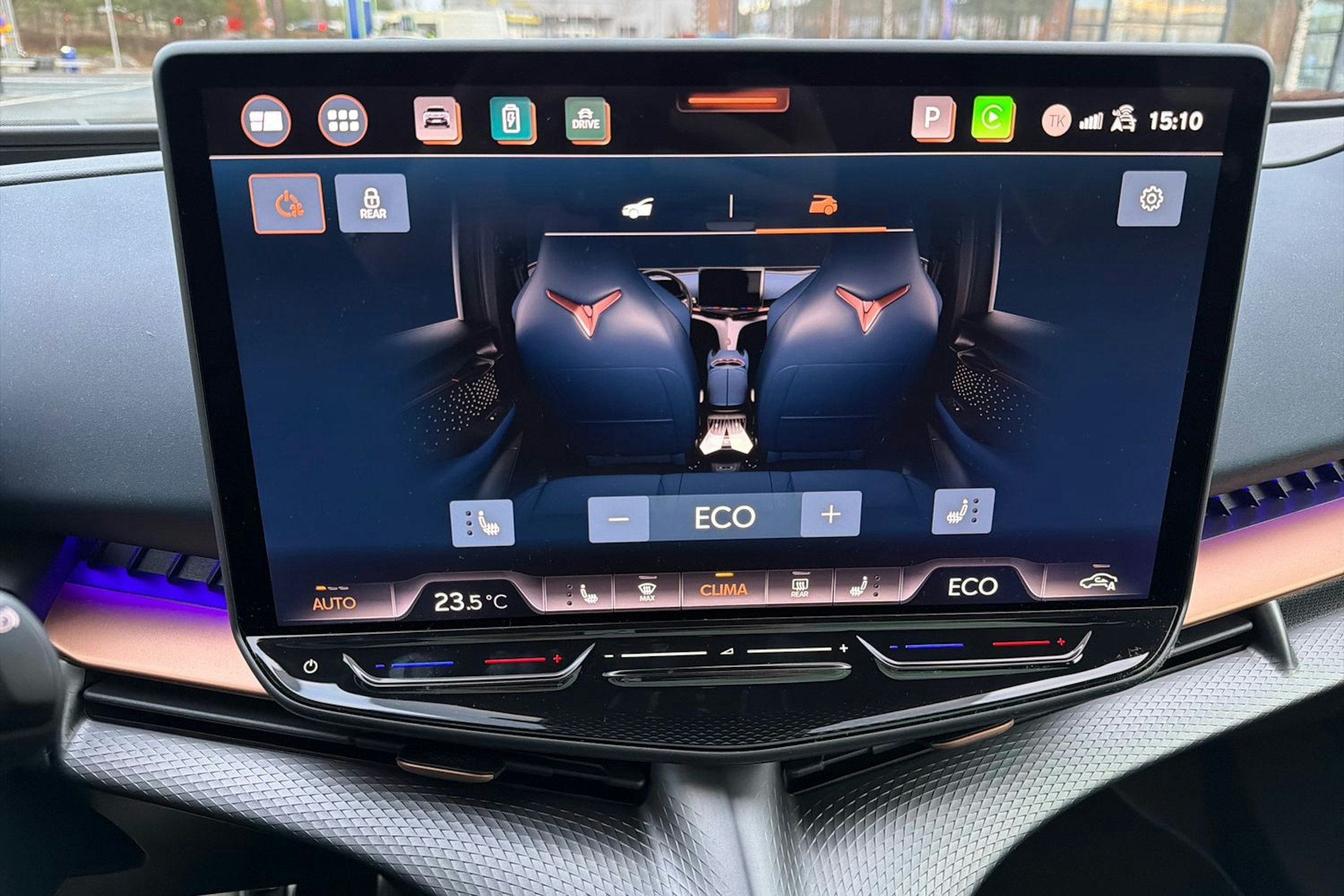 harmaa CUPRA Tavascan 2025 kuva 20.