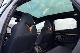 harmaa CUPRA Tavascan 2025 kuva 22.