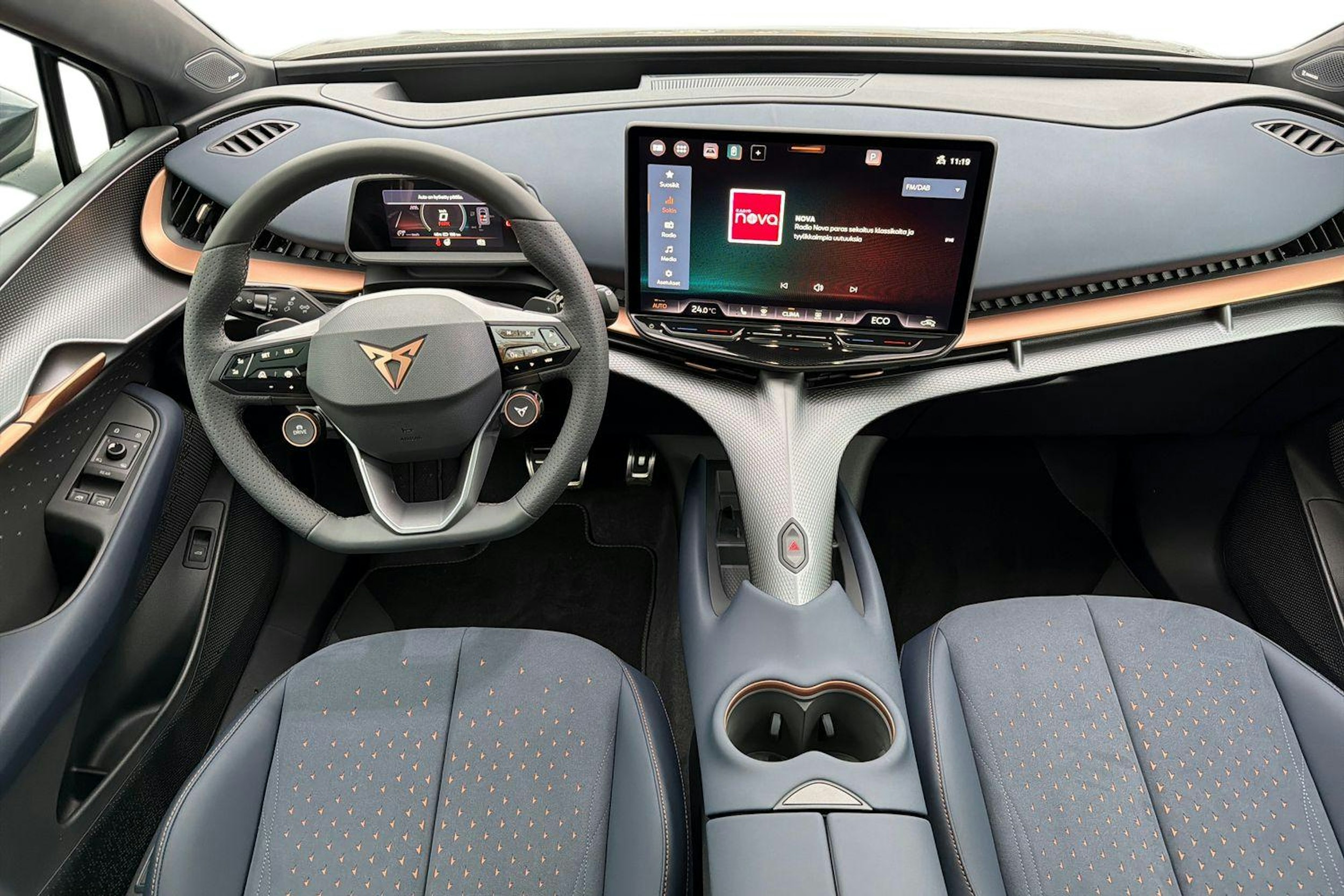 ruskea (beige) CUPRA Tavascan 2025 kuva 7.