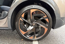 ruskea (beige) CUPRA Tavascan 2025 kuva 10.