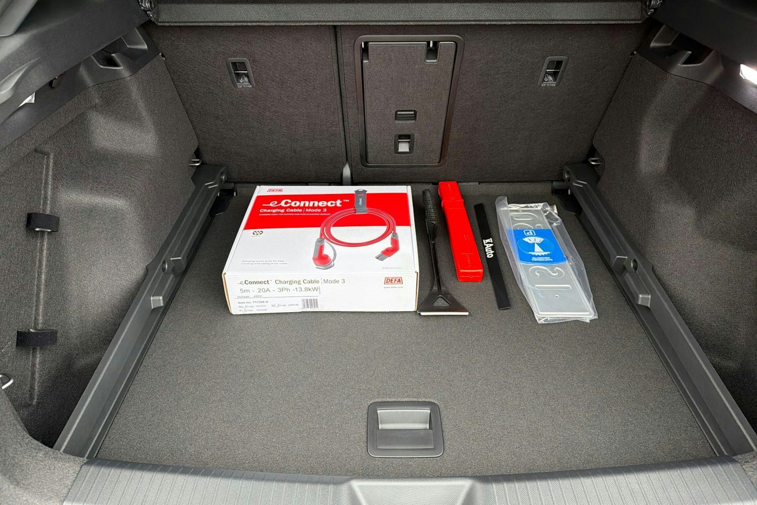 ruskea (beige) CUPRA Tavascan 2025 kuva 19.