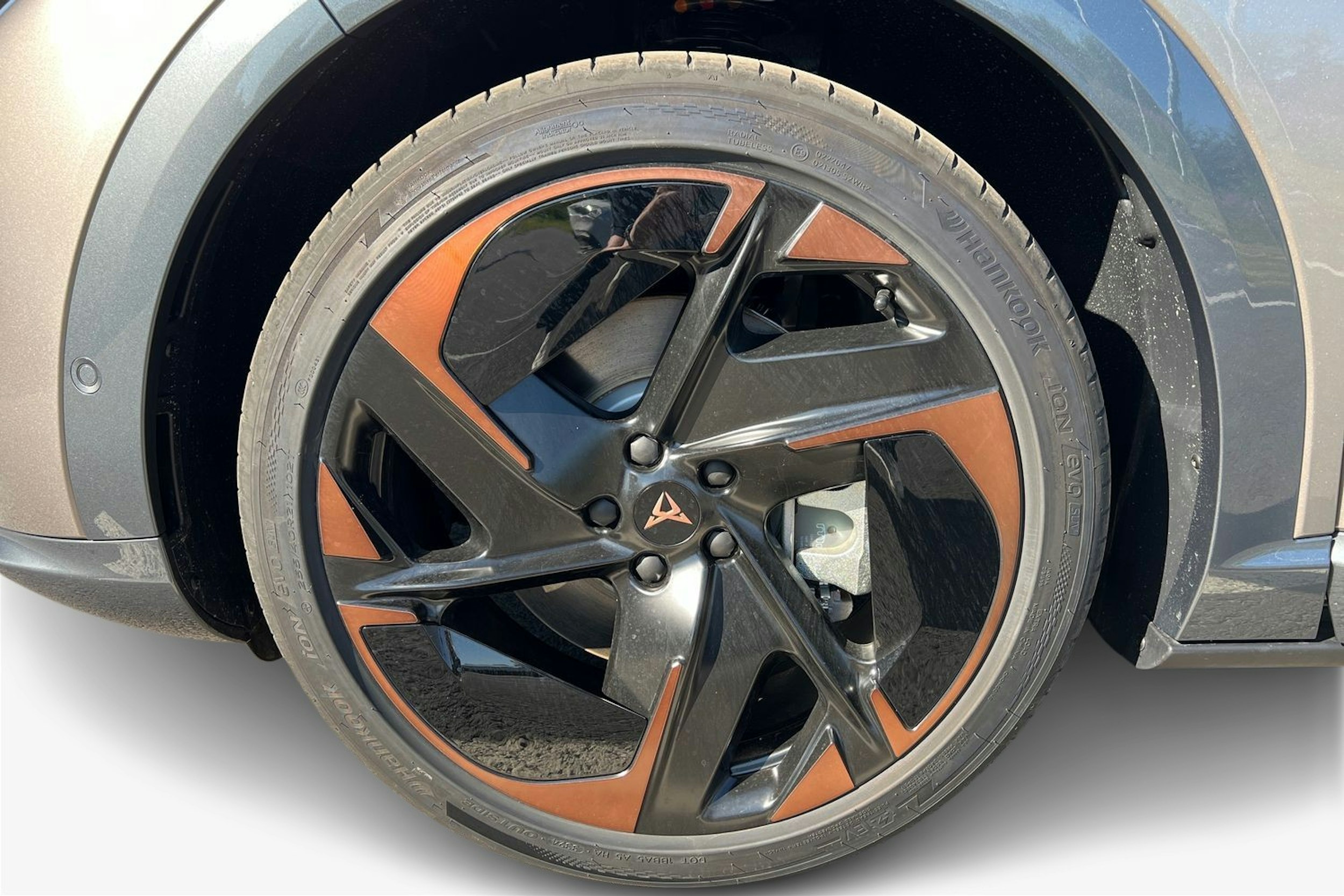 met. ruskea (beige) CUPRA Tavascan 2025 kuva 9.