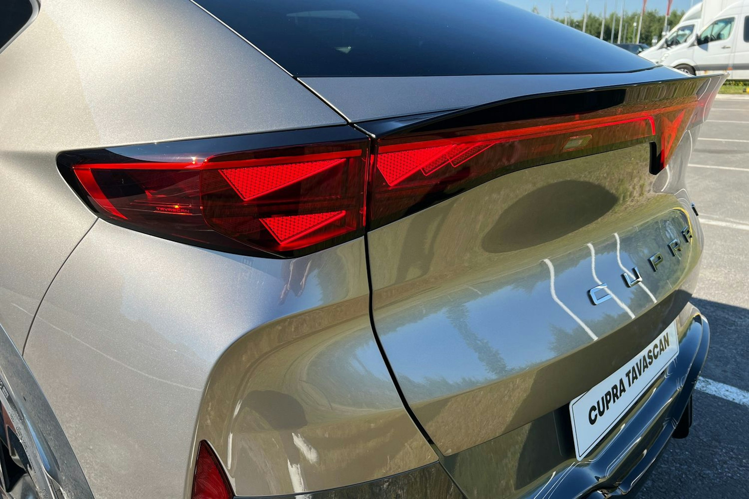 met. ruskea (beige) CUPRA Tavascan 2025 kuva 10.