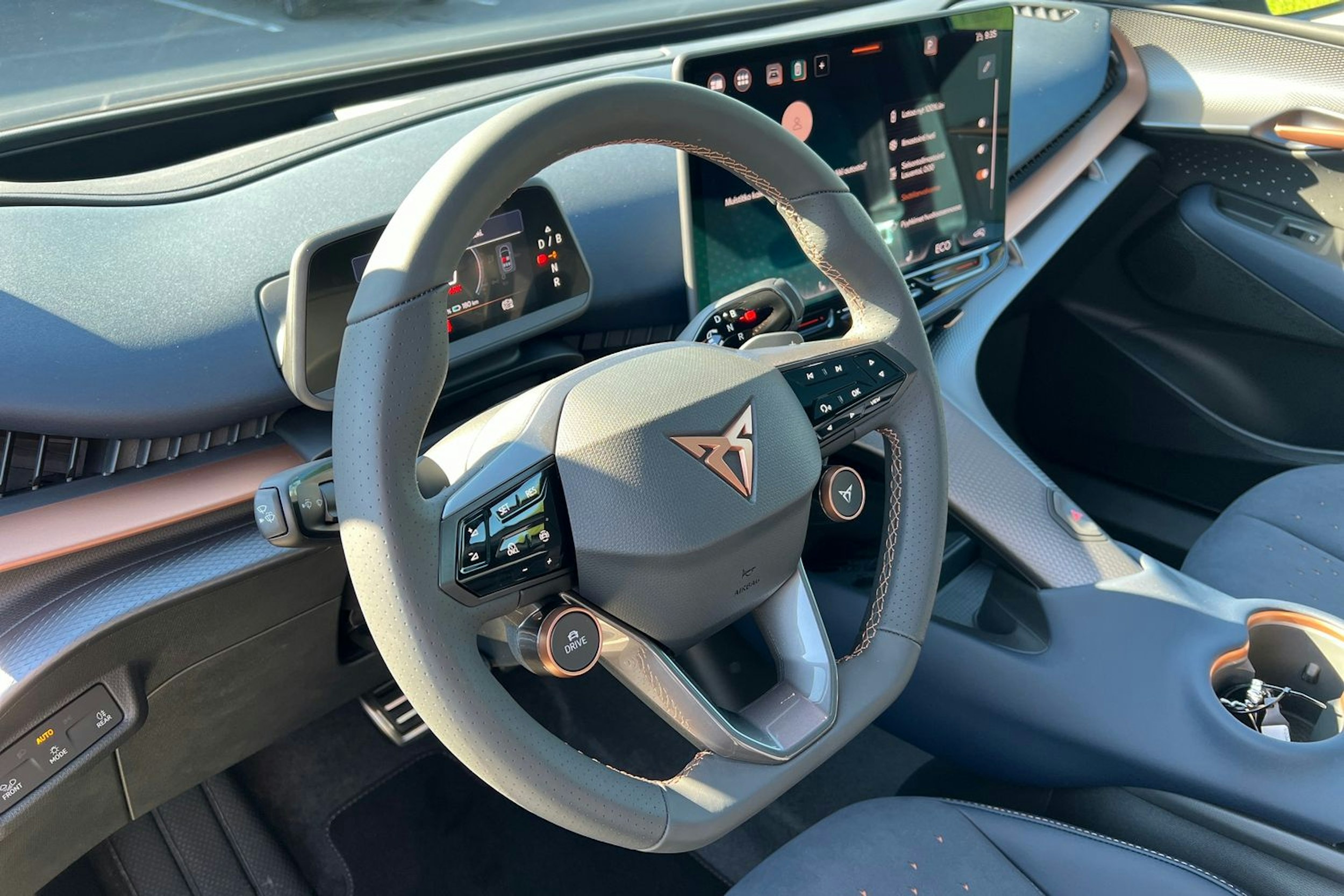 met. ruskea (beige) CUPRA Tavascan 2025 kuva 17.