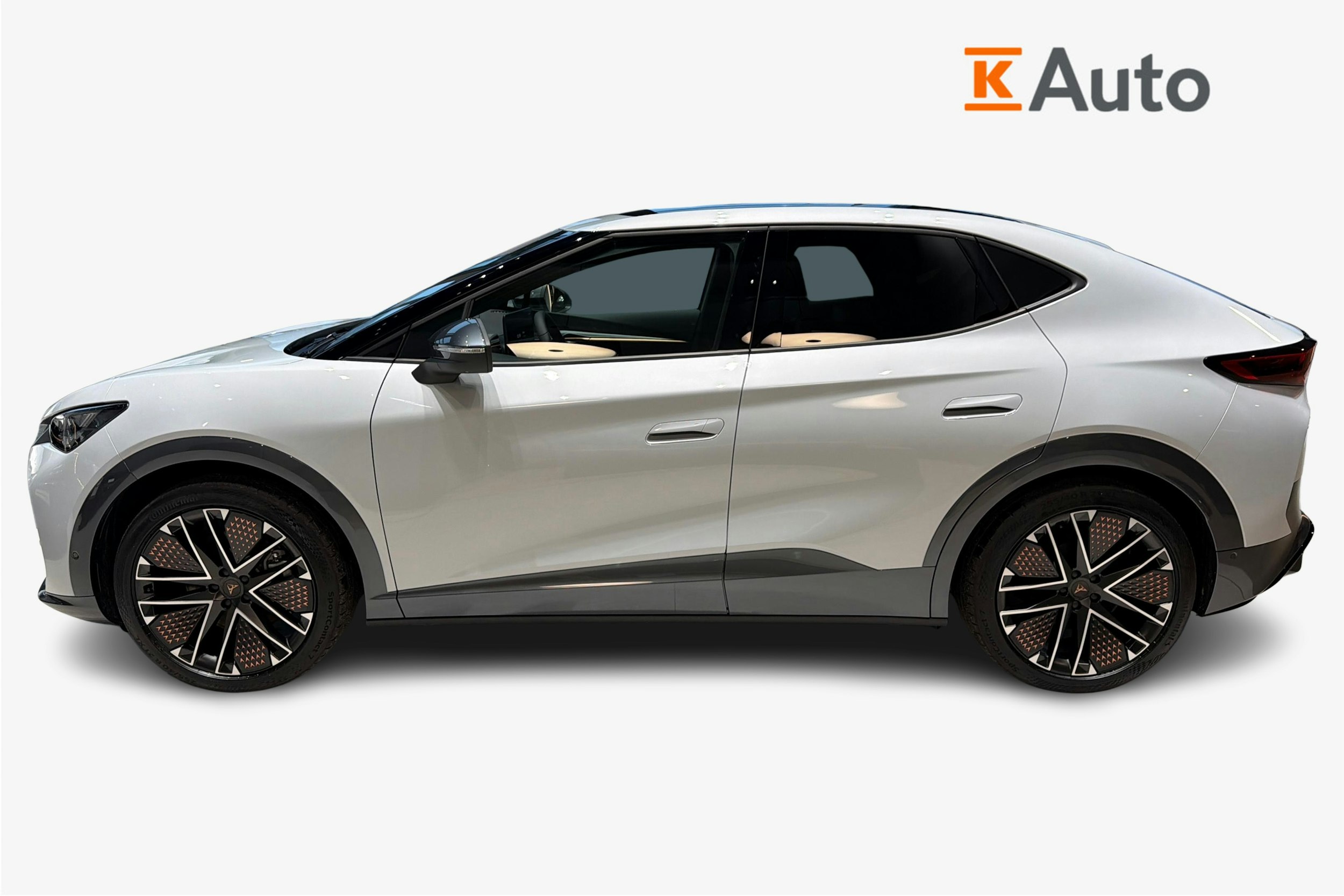 harmaa CUPRA Tavascan 2025 kuva 5.