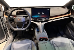 harmaa CUPRA Tavascan 2025 kuva 7.