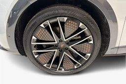 harmaa CUPRA Tavascan 2025 kuva 9.