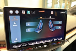 harmaa CUPRA Tavascan 2025 kuva 15.