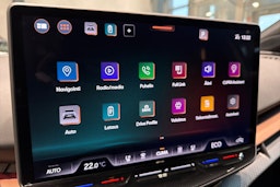 harmaa CUPRA Tavascan 2025 kuva 16.