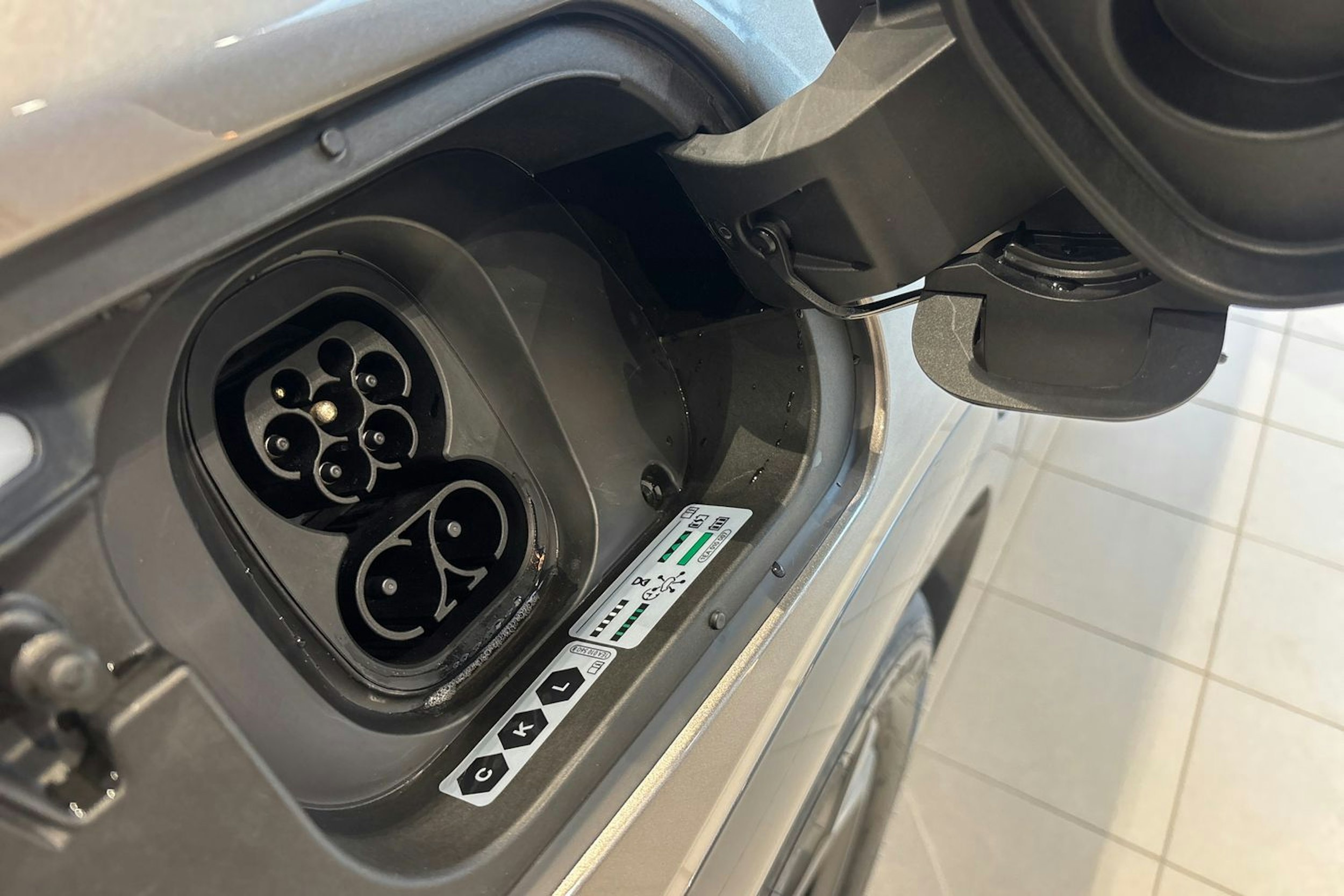 met. ruskea (beige) CUPRA Tavascan 2025 kuva 13.