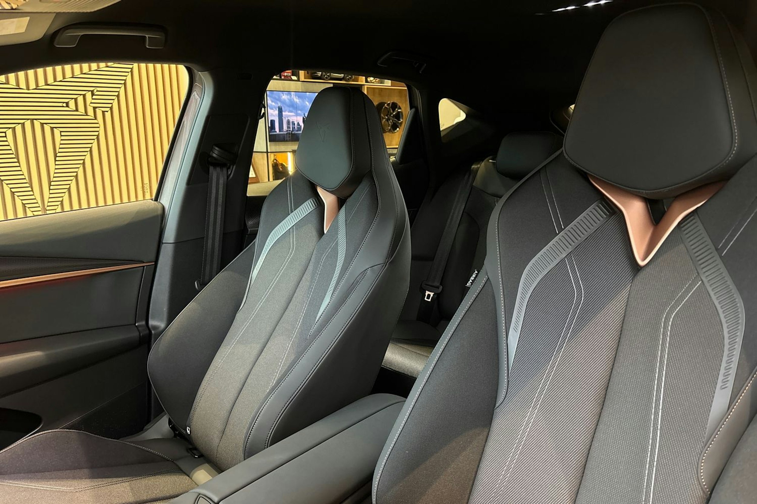 met. ruskea (beige) CUPRA Tavascan 2025 kuva 16.