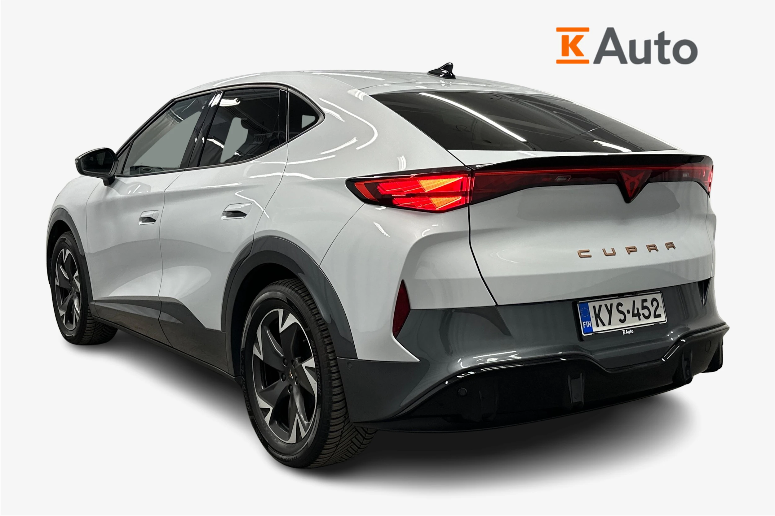valkoinen CUPRA Tavascan 2025 kuva 3.