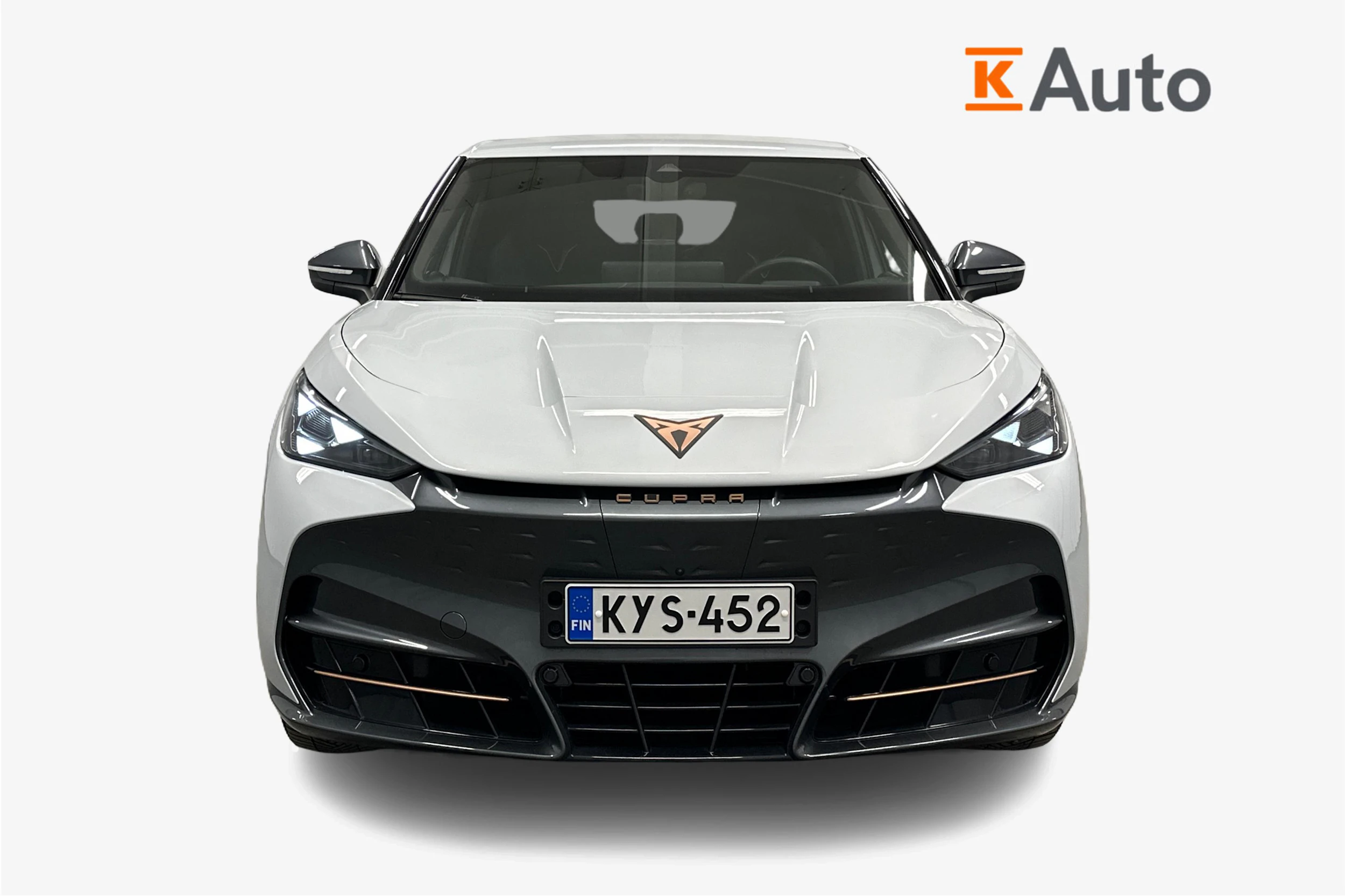valkoinen CUPRA Tavascan 2025 kuva 5.
