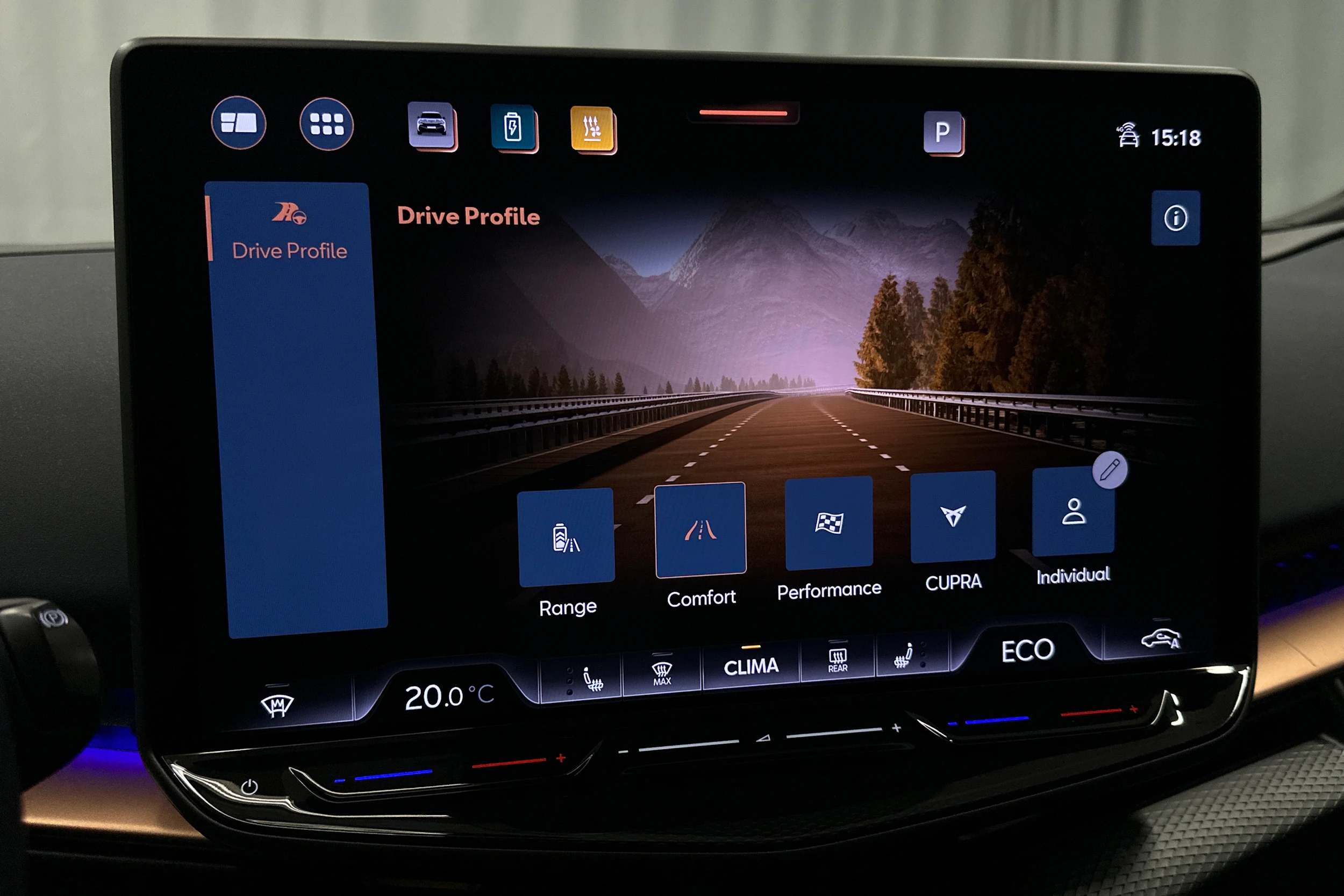 valkoinen CUPRA Tavascan 2025 kuva 31.