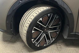 ruskea (beige) CUPRA Tavascan 2025 kuva 10.