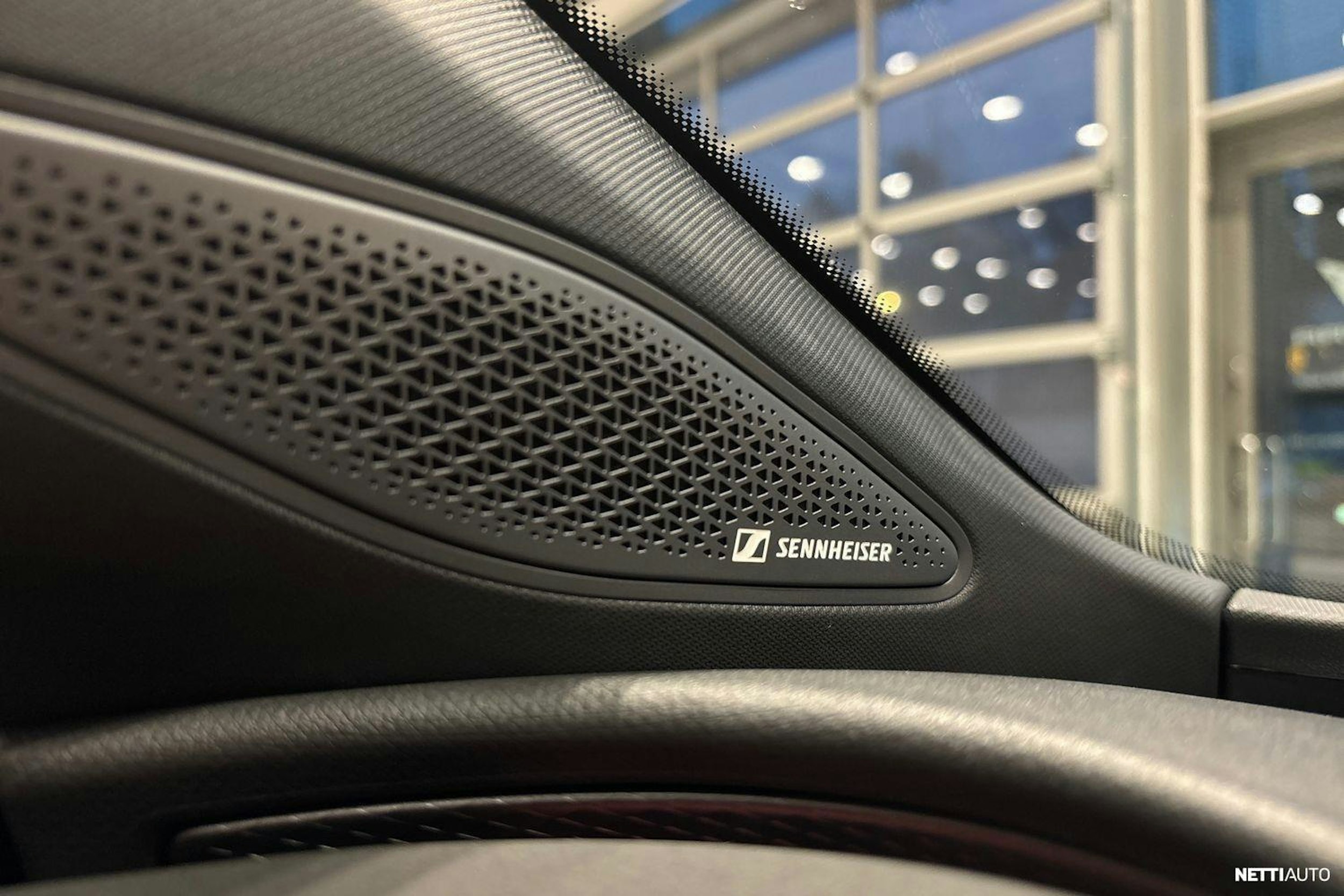 ruskea (beige) CUPRA Tavascan 2025 kuva 15.