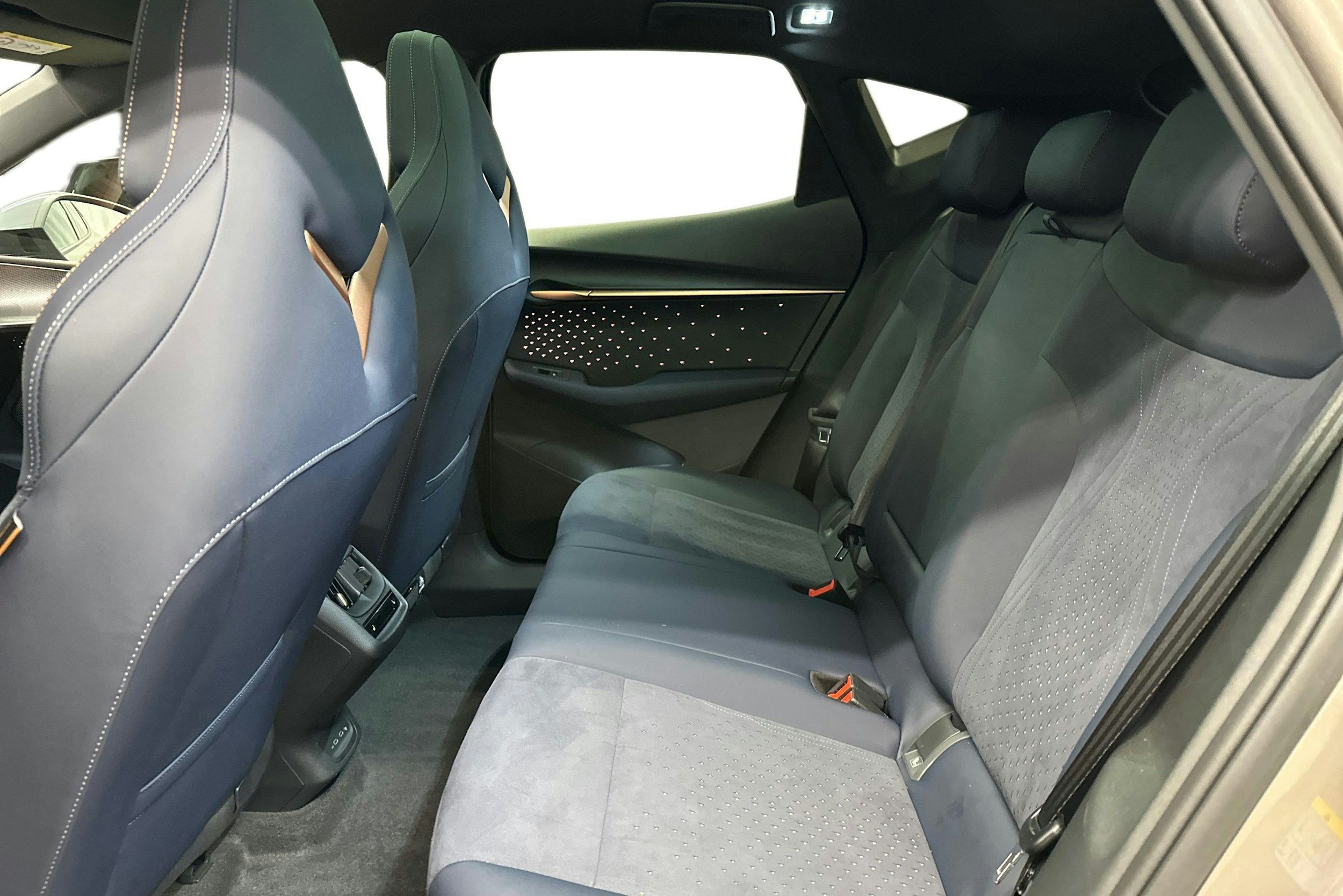 beige CUPRA Tavascan 2025 kuva 10.